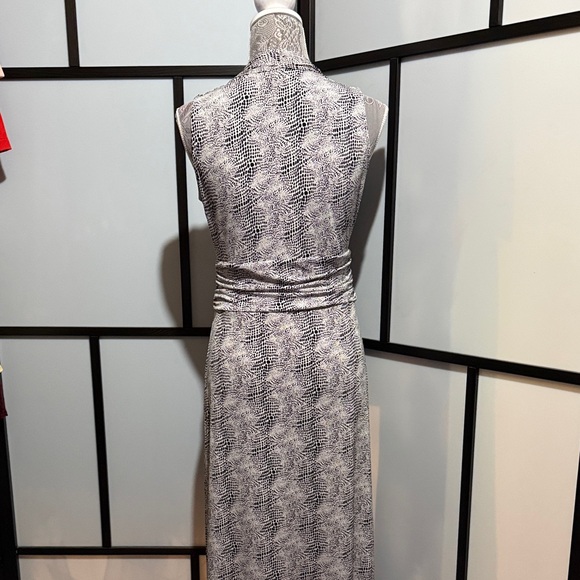 Vince Camuto Gray Printed Sleeveless Maxi Dress - Picture 3 of 5